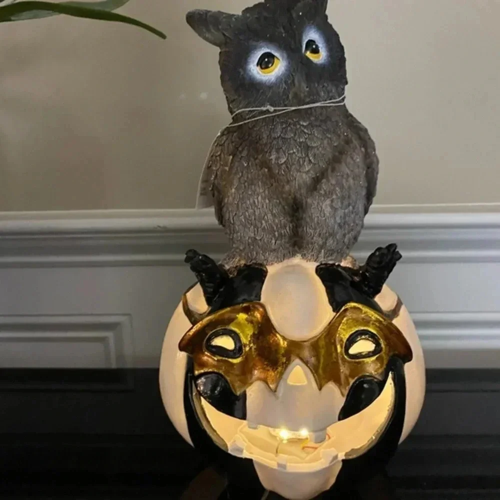 Lighted Pumpkin Halloween Figurine - Picture 2 of 4